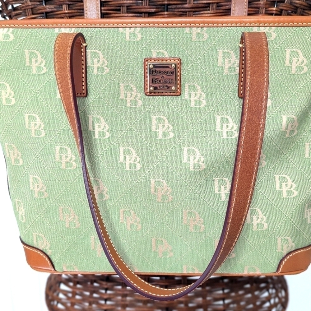 NWOT Dooney Bourke Max Quilt Charleston/Gretta Tote